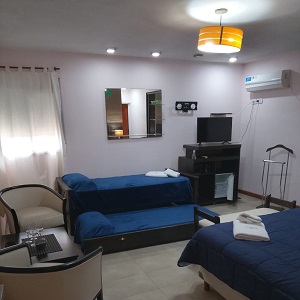 Confort para Cuatro: Nuestra Habitación Cuádruple con Carricama.