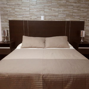 Nuestra Cama Queen: El Descanso que Mereces